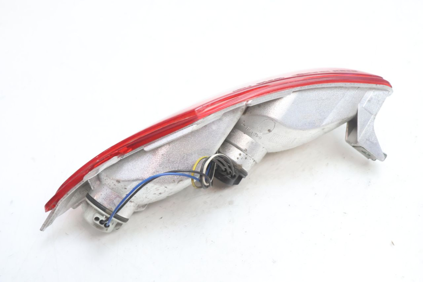 photo de FEU ARRIERE GAUCHE PIAGGIO MP3 LT 300 (2010 - 2016) - Autre angle de vue