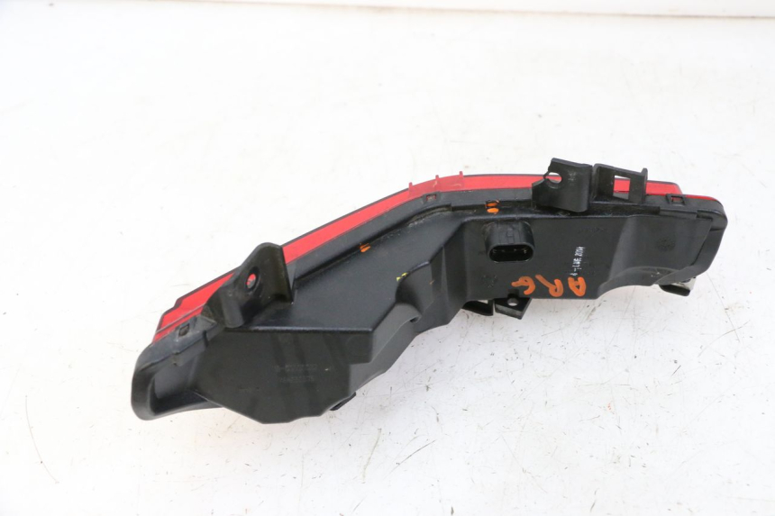 photo de FEU ARRIERE GAUCHE PIAGGIO MP3 500 (2014 - 2017) - Détail de la pièce