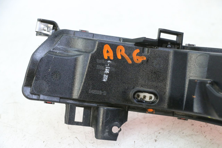 photo de FEU ARRIERE GAUCHE PIAGGIO MP3 500 (2014 - 2017) - Gros plan technique