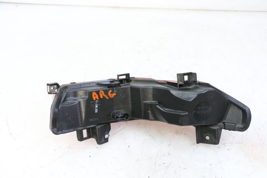 photo de FEU ARRIERE GAUCHE PIAGGIO MP3 500 (2014 - 2017) - Points de fixation