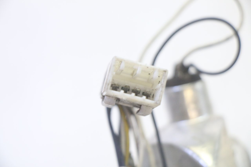 photo de FEU ARRIERE GAUCHE PIAGGIO MP3 RL 250 (2006 - 2010) - État de surface