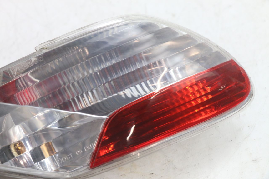 photo de FEU ARRIERE GAUCHE PIAGGIO MP3 125 (2006 - 2014) - Zoom état d’usage