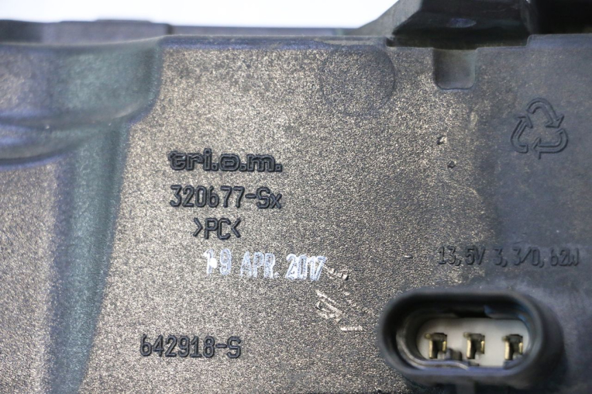 photo de FEU ARRIERE GAUCHE PIAGGIO MP3 500 (2016 - 2018) - Zoom état d’usage