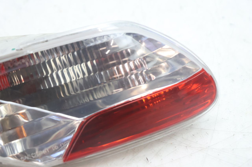 photo de FEU ARRIERE GAUCHE PIAGGIO MP3 125 (2006 - 2014) - Zoom état d’usage
