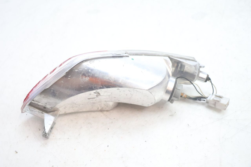 photo de FEU ARRIERE GAUCHE PIAGGIO MP3 125 (2006 - 2014) - Autre angle de vue
