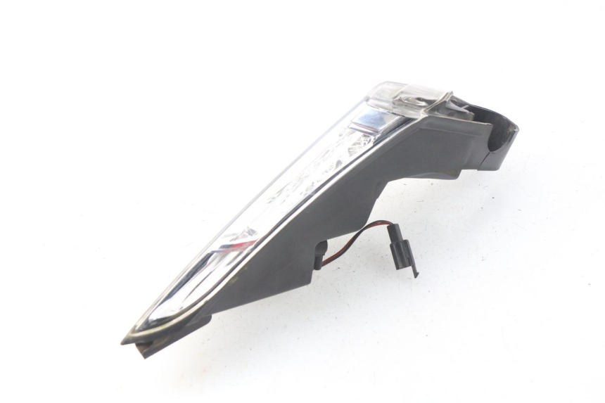 photo de FEU ARRIERE GAUCHE PEUGEOT SATELIS 300 (2012 - 2015) - État de surface