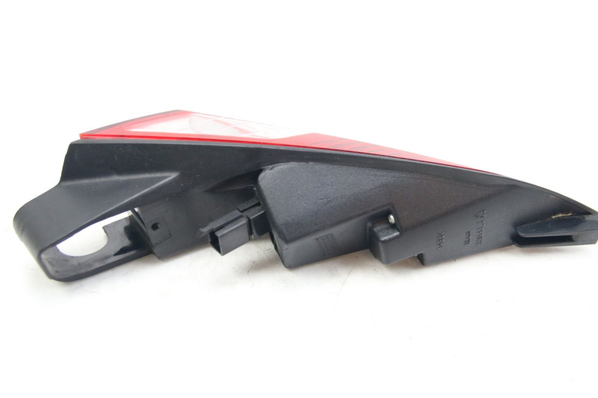 photo de FEU ARRIERE GAUCHE PEUGEOT SATELIS 125 (2006 - 2009) - Détail de la pièce