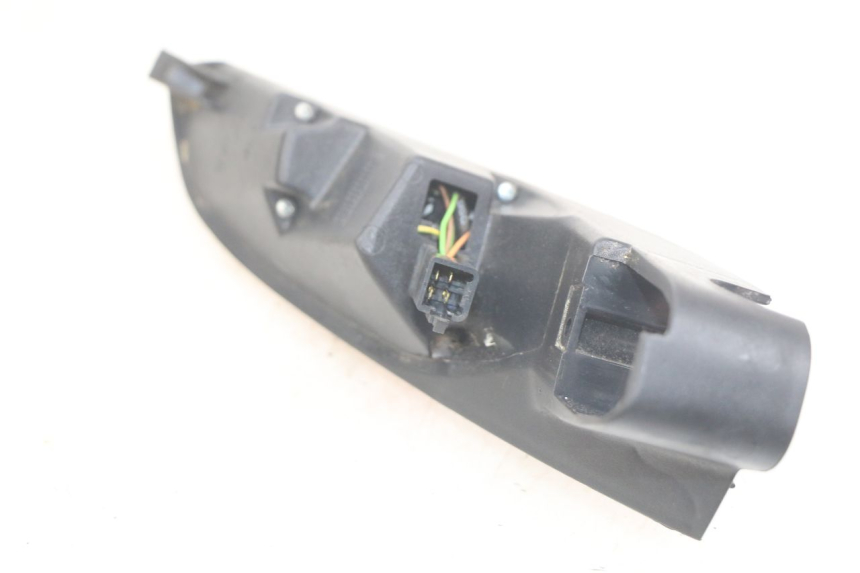 photo de FEU ARRIERE GAUCHE PEUGEOT SATELIS 125 (2010 - 2012) - Détail de la pièce