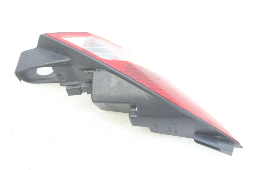 photo de FEU ARRIERE GAUCHE PEUGEOT SATELIS 125 (2010 - 2012) - Points de fixation