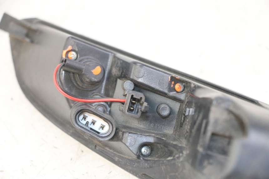 photo de FEU ARRIERE GAUCHE PEUGEOT SATELIS 125 (2013 - 2018) - Vue d’ensemble