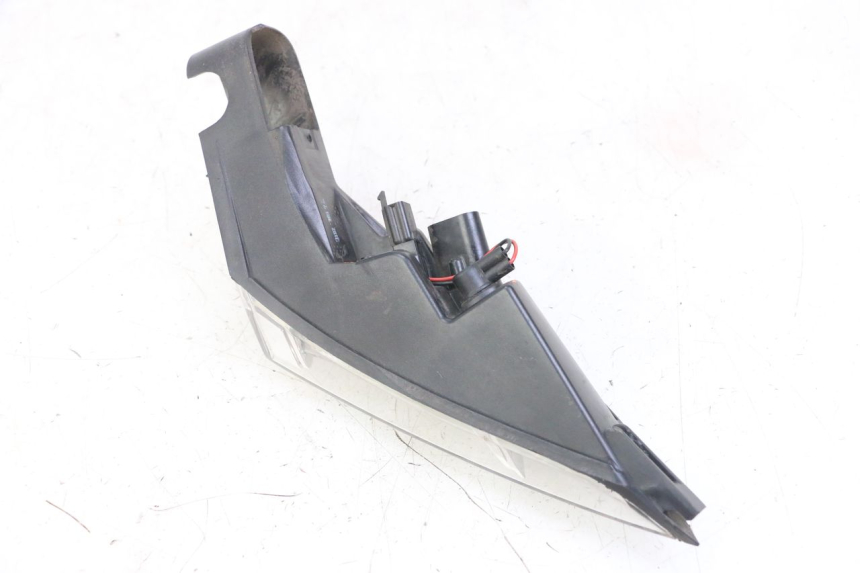 photo de FEU ARRIERE GAUCHE PEUGEOT SATELIS 125 (2013 - 2018) - État de surface