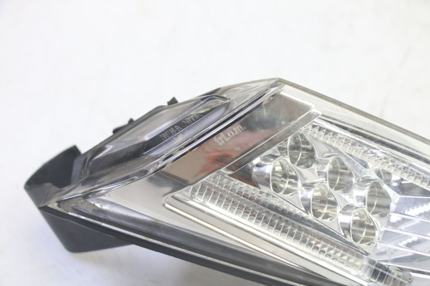 photo de FEU ARRIERE GAUCHE PEUGEOT SATELIS 125 (2013 - 2018) - Détail de la pièce