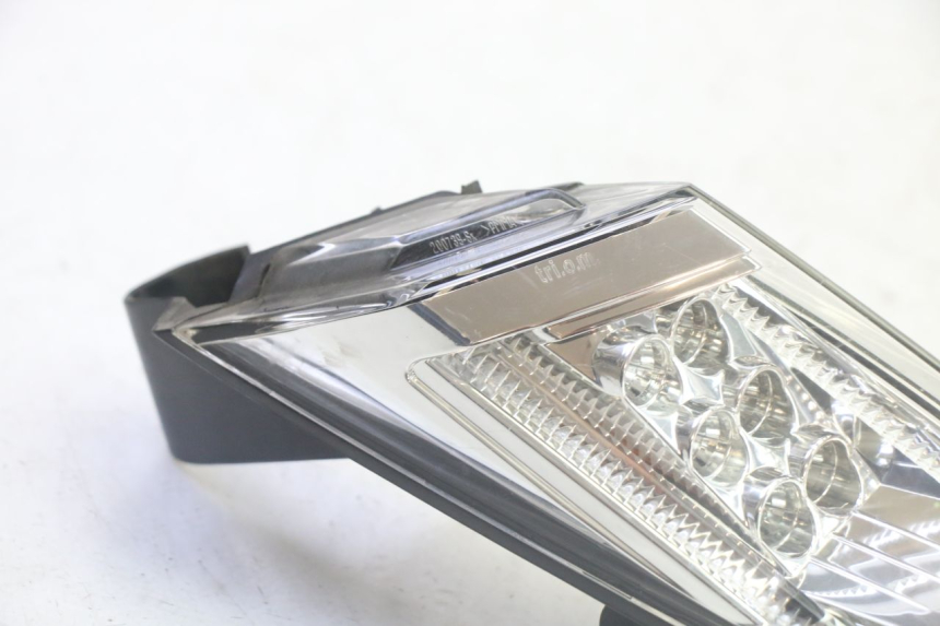 photo de FEU ARRIERE GAUCHE PEUGEOT SATELIS 125 (2010 - 2012) - Détail de la pièce