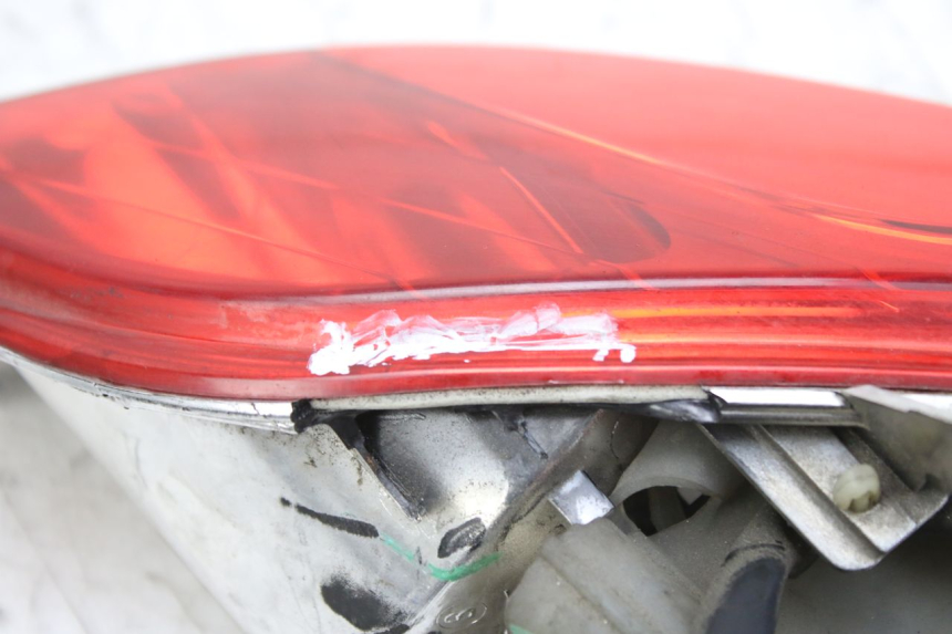 photo de FEU ARRIERE GAUCHE MBK SKYCRUISER 125 (2010 - 2013) - Gros plan technique