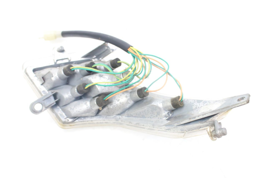 photo de FEU ARRIERE GAUCHE PEUGEOT VIVACITY NEW 2T 50 (2008 - 2017) - Zoom état d’usage