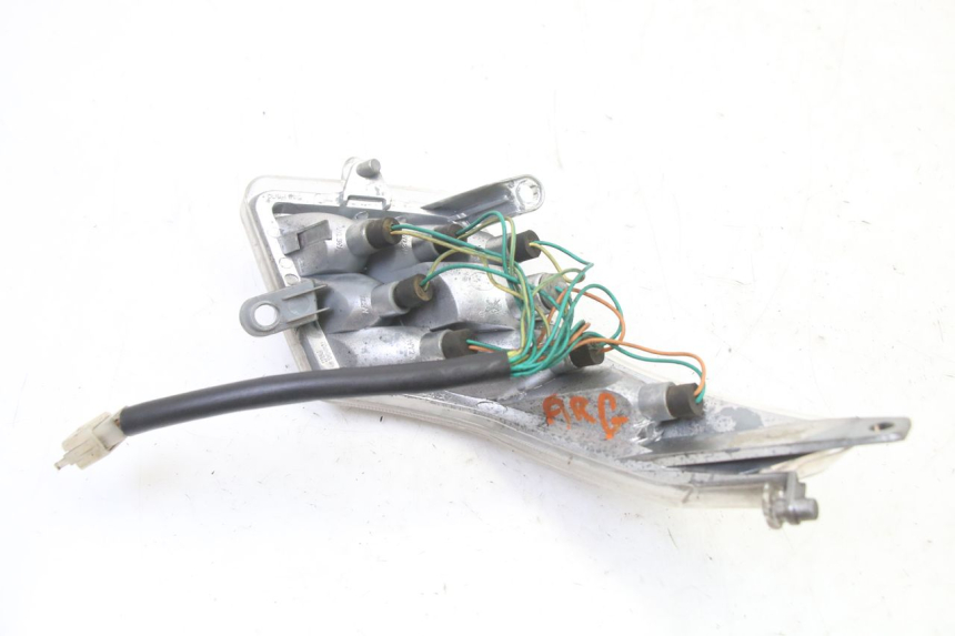 photo de FEU ARRIERE GAUCHE PEUGEOT VIVACITY NEW 2T 50 (2008 - 2017) - Gros plan technique