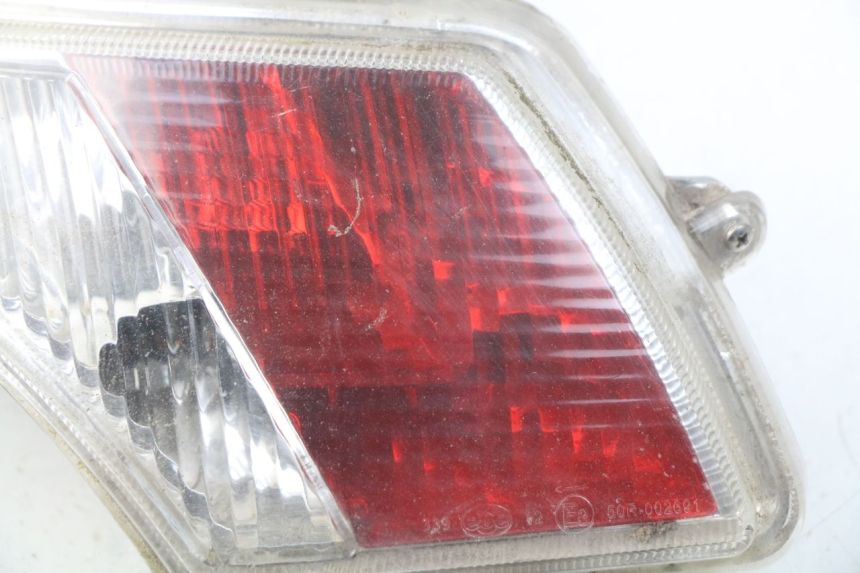 photo de FEU ARRIERE GAUCHE PEUGEOT VIVACITY NEW 4T 50 (2008 - 2017) - Points de fixation