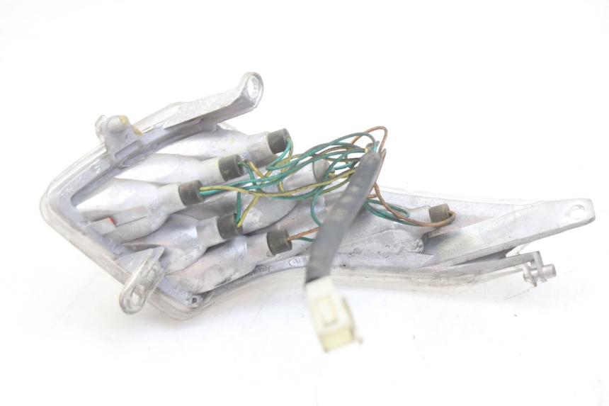 photo de FEU ARRIERE GAUCHE PEUGEOT VIVACITY 125 (2010 - 2017) - Zoom état d’usage