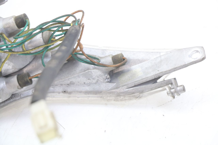 photo de FEU ARRIERE GAUCHE PEUGEOT VIVACITY 125 (2010 - 2017) - Gros plan technique