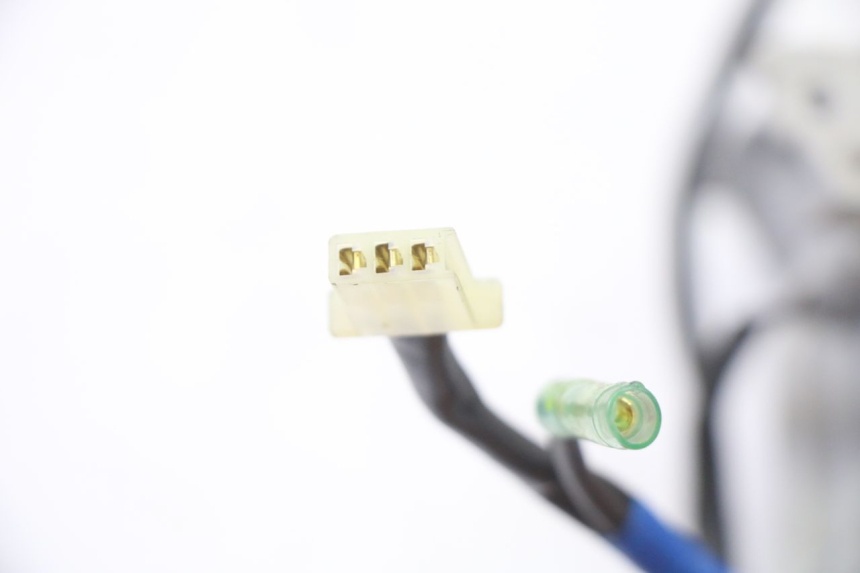 photo de FEU ARRIERE GAUCHE YAMAHA XMAX X-MAX 125 (2021 - 2025) - Points de fixation