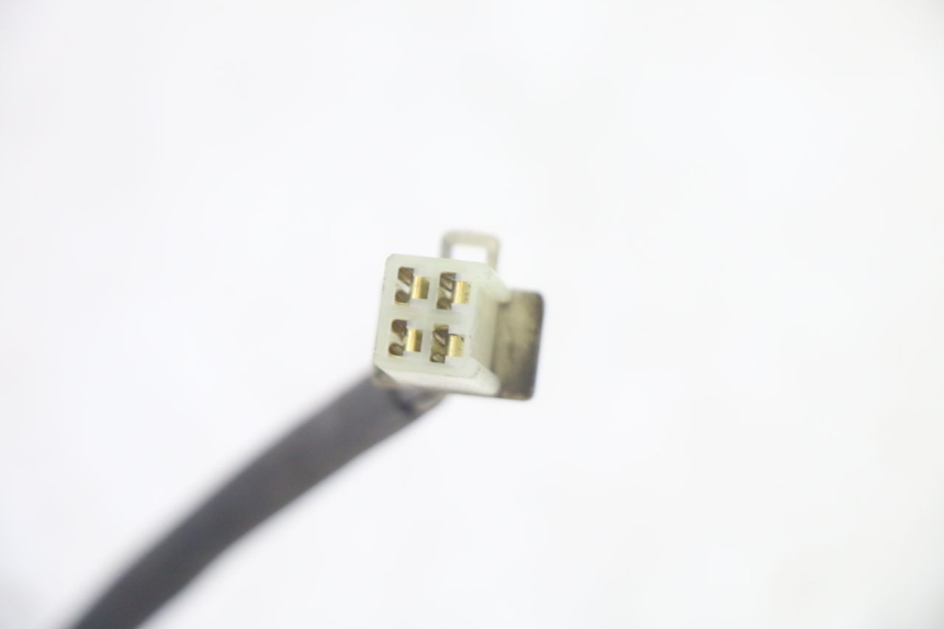 photo de FEU ARRIERE GAUCHE YAMAHA X-MAX XMAX 250 (2006 - 2009) - Points de fixation