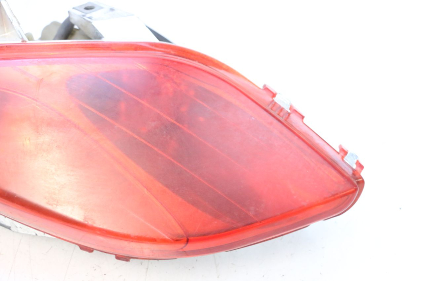 photo de FEU ARRIERE GAUCHE YAMAHA X-MAX XMAX 125 (2010 - 2013) - Zoom état d’usage