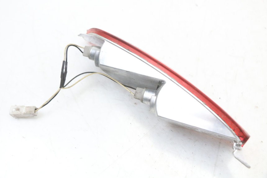 photo de FEU ARRIERE GAUCHE PIAGGIO XEVO - X EVO 125 (2007 - 2017) - Gros plan technique