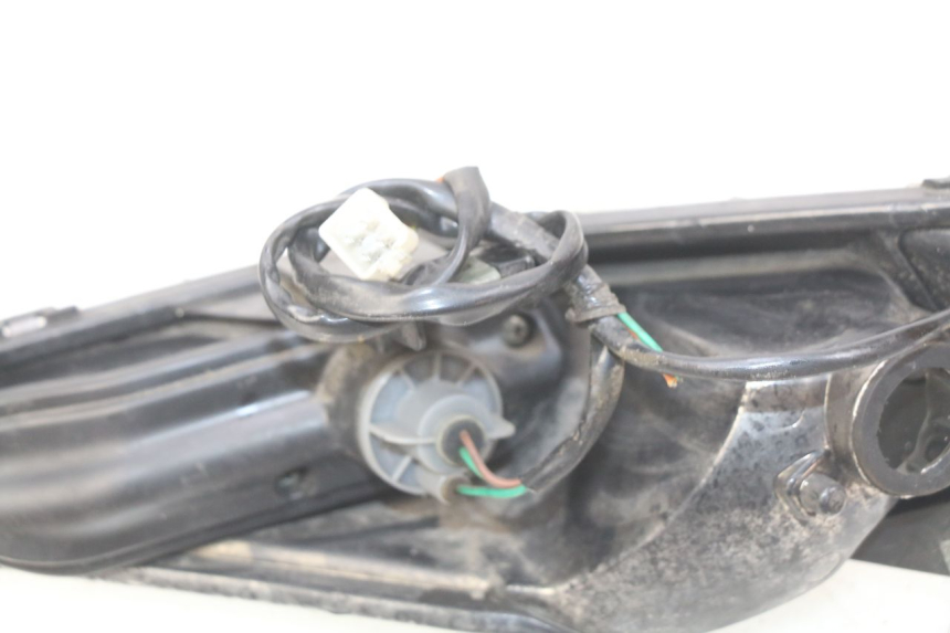 photo de FEU ARRIERE GAUCHE YAMASAKI YM T 125 (2015 - 2020) - Autre angle de vue