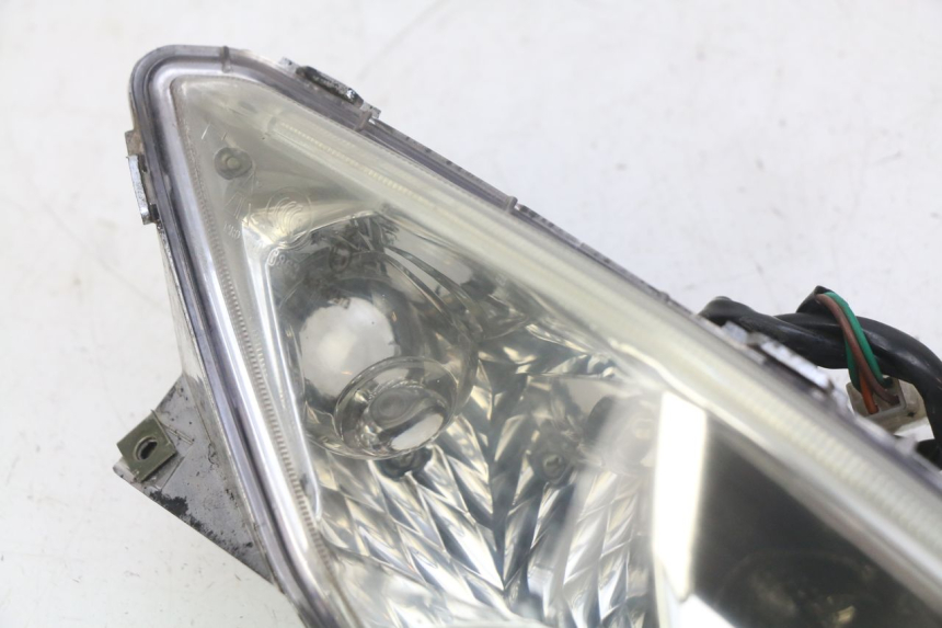 photo de FEU ARRIERE GAUCHE YAMASAKI YM T 125 (2015 - 2020) - Pièce contrôlée