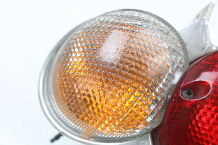 photo de FEU ARRIERE GAUCHE YAMAHA YP MAJESTY 125 (2002 - 2006) - Zoom état d’usage