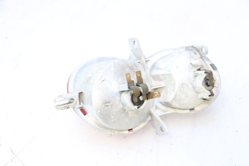 photo de FEU ARRIERE GAUCHE YAMAHA YP MAJESTY 125 (2007 - 2010) - Autre angle de vue