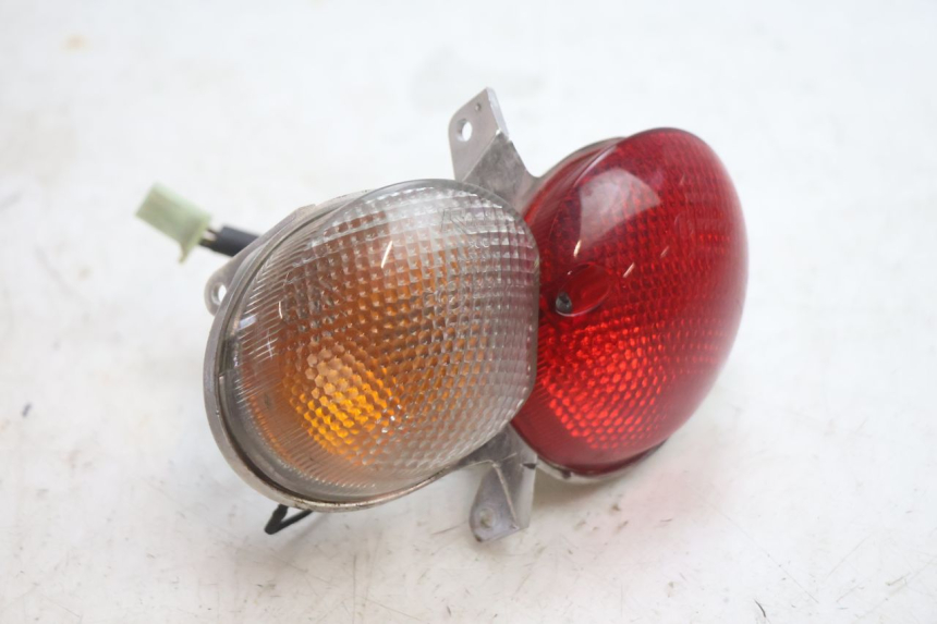 photo de FEU ARRIERE GAUCHE YAMAHA YP MAJESTY 125 (2002 - 2006) - Détail de la pièce