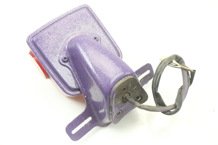 photo de FEU ARRIERE SUZUKI GN 125 (1997 - 2000) - Vue d’ensemble