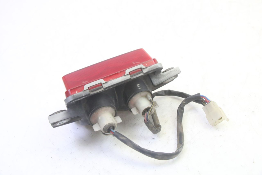 photo de FEU ARRIERE KAWASAKI GPX R WARBIRD 600 (1988 - 1993) - Gros plan technique