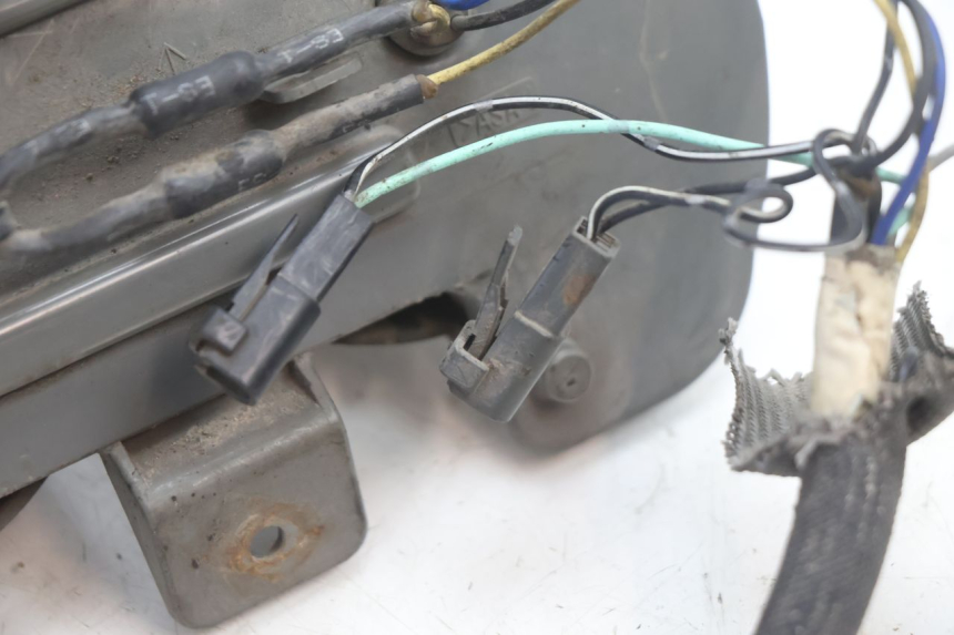 photo de FEU ARRIERE SUZUKI GSR 600 (2005 - 2012) - Pièce contrôlée
