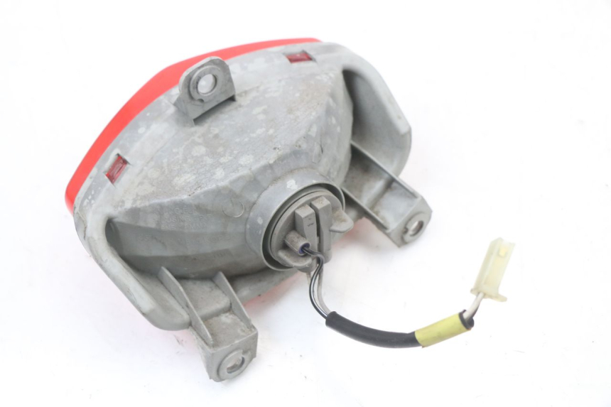 photo de FEU ARRIERE HYOSUNG GTR 125 (2006 - 2008) - Gros plan technique