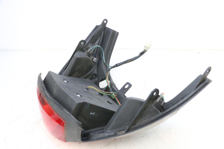 photo de FEU ARRIERE SYM GTS EVO 125 (2009 - 2013) - État de surface
