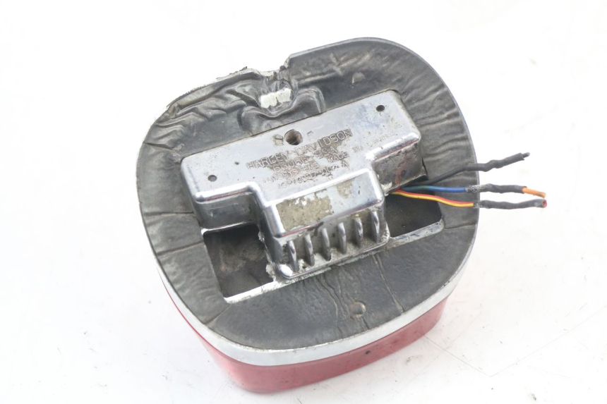 photo de FEU ARRIERE HARLEY DAVIDSON SPORTSTER XL CUSTOM 883 (1999 - 2006) - Pièce contrôlée