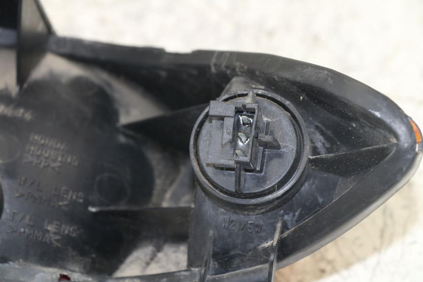 photo de FEU ARRIERE HONDA NTV DEAUVILLE 650 (2001 - 2006) - Vue d’ensemble