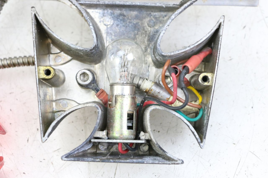 photo de FEU ARRIERE HONDA VT C2 SHADOW 750 (1997 - 2001) - Zoom composants