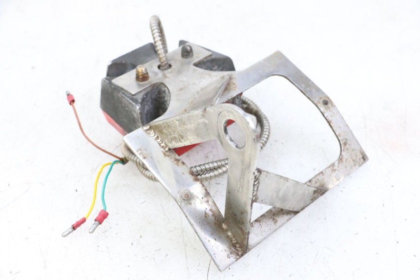 photo de FEU ARRIERE HONDA VT C2 SHADOW 750 (1997 - 2001) - Gros plan technique