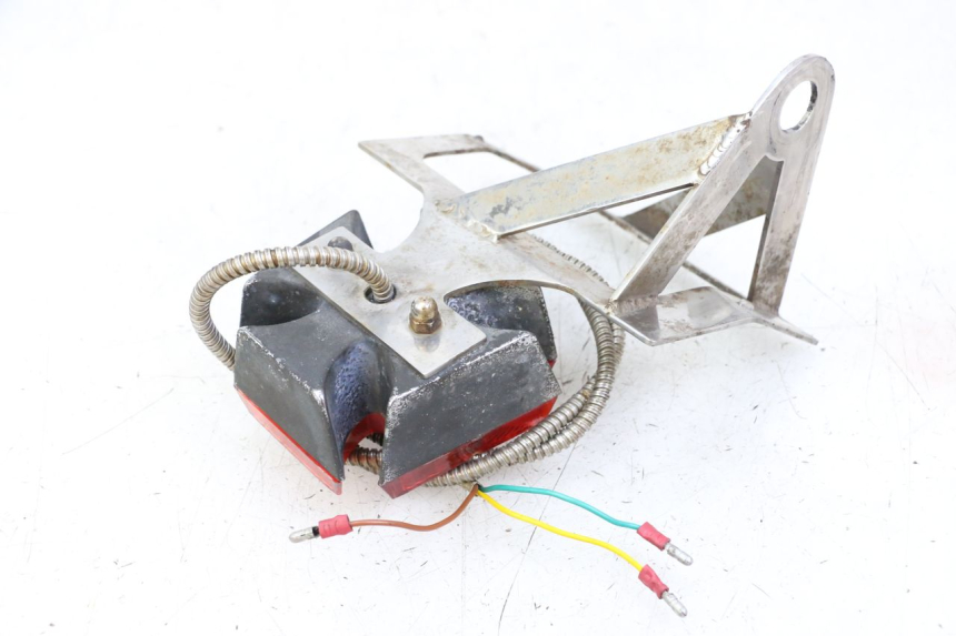 photo de FEU ARRIERE HONDA VT C2 SHADOW 750 (1997 - 2001) - Points de fixation