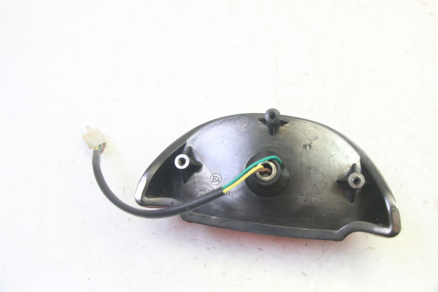 photo de FEU ARRIERE SPEEDY HT50QT6 50 - Gros plan technique