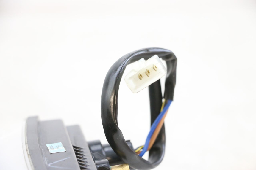 photo de FEU ARRIERE HUSQVARNA SVARTPILEN 401 (2018 - 2023) - Autre angle de vue