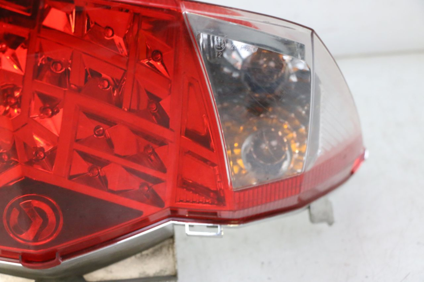 photo de FEU ARRIERE SYM JOYMAX 125 (2010 - 2017) - Photo complémentaire