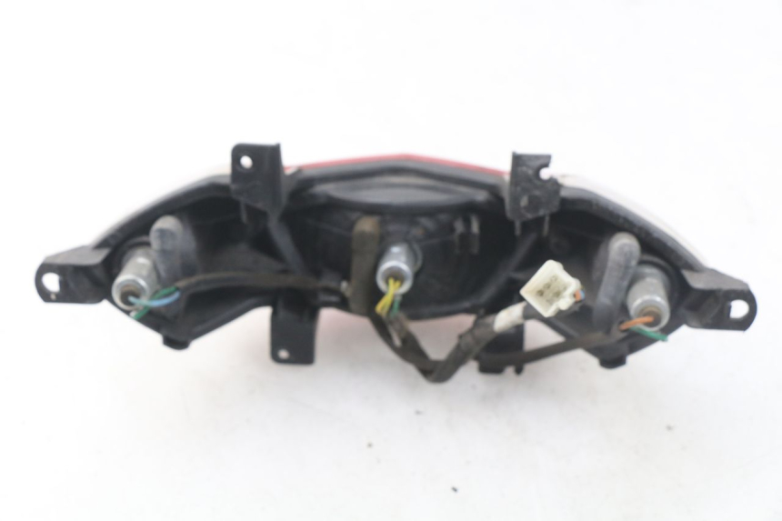 photo de FEU ARRIERE PEUGEOT KISBEE 2T 50 (2010 - 2017) - Autre angle de vue