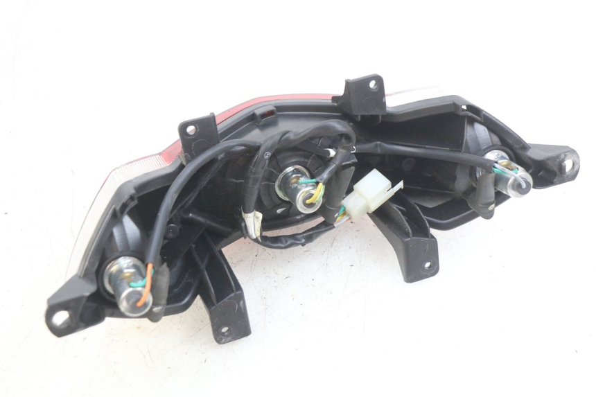 photo de FEU ARRIERE PEUGEOT KISBEE 2T 50 (2010 - 2017) - Autre angle de vue