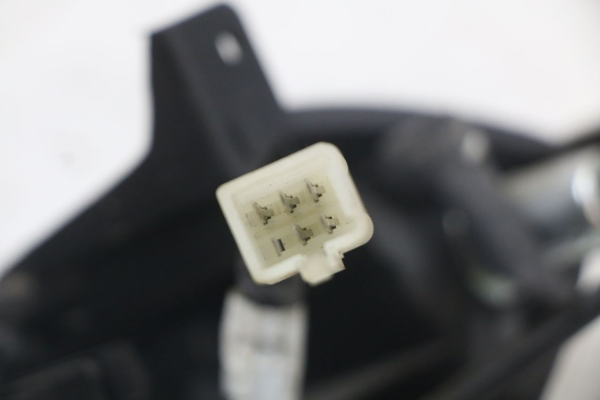 photo de FEU ARRIERE PEUGEOT KISBEE 2T 50 (2010 - 2017) - Pièce contrôlée