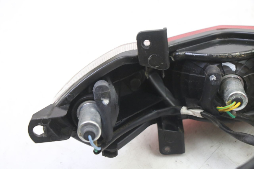 photo de FEU ARRIERE PEUGEOT KISBEE 2T 50 (2018 - 2022) - Points de fixation