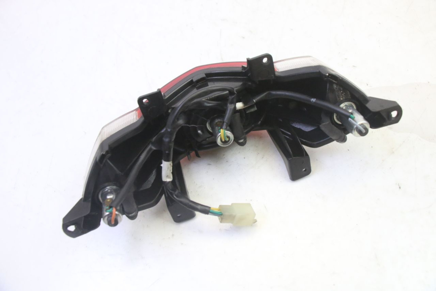 photo de FEU ARRIERE PEUGEOT KISBEE 2T 50 (2010 - 2017) - Gros plan technique